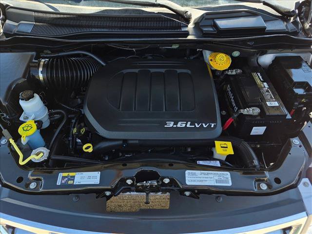 Used 2015 Chrysler Town & Country LX FWD image 23