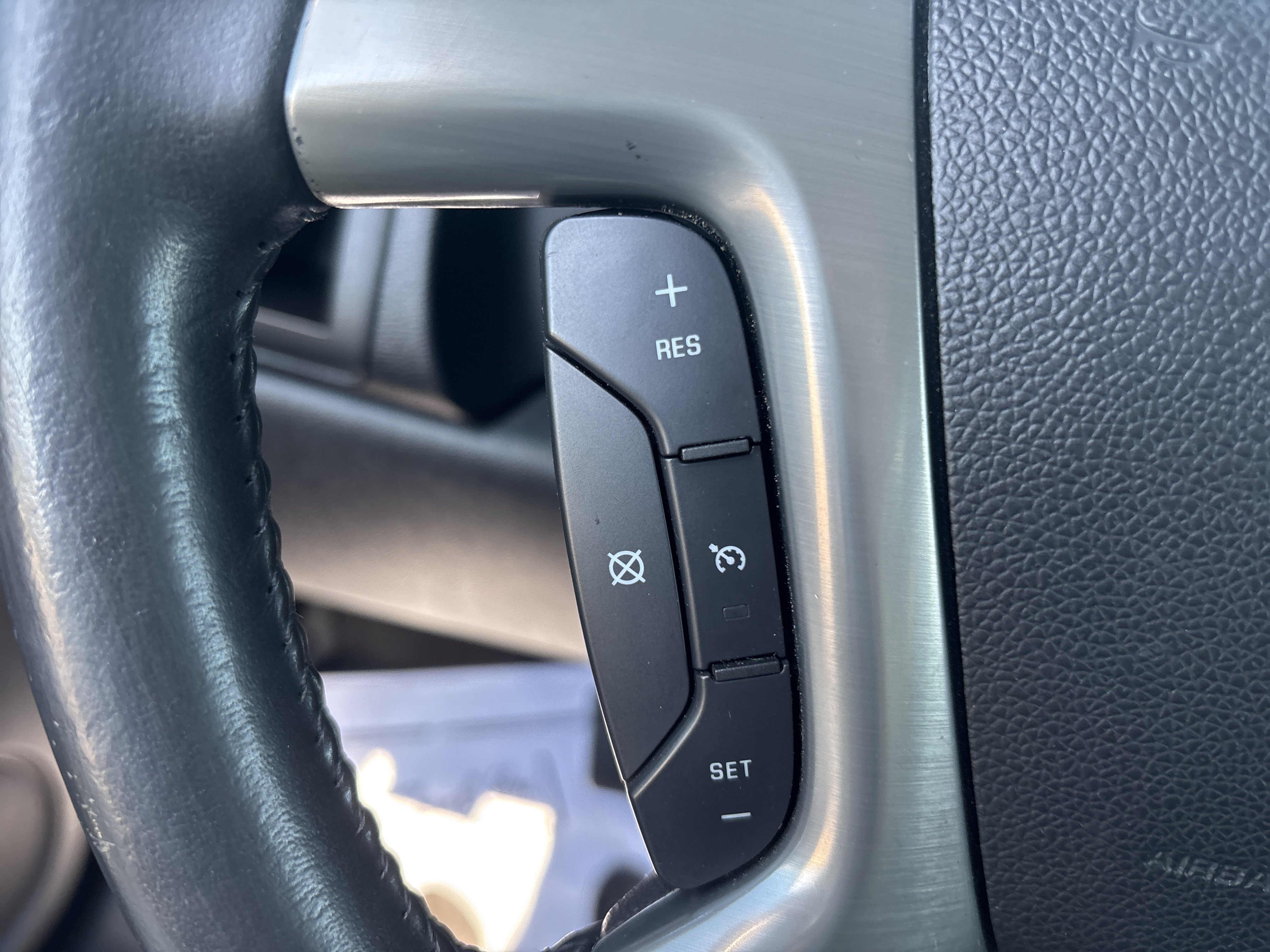 Used 2012 Chevrolet Avalanche LT RWD image 15