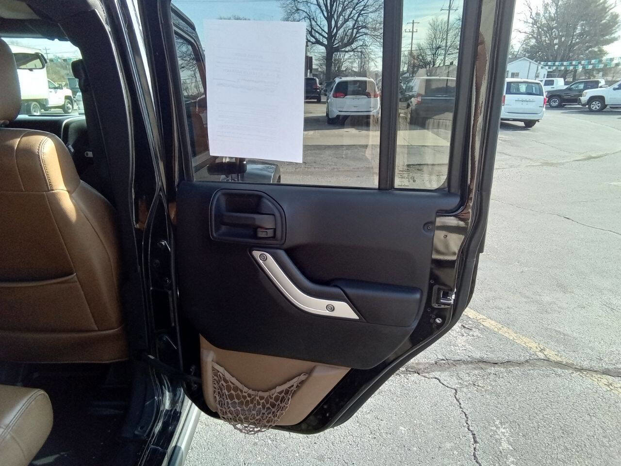 Used 2012 Jeep Wrangler Unlimited Rubicon w/ Dual Top Group AWD/4WD image 6