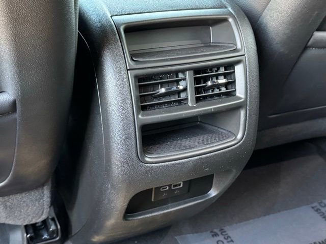 New 2025 Cadillac XT5 Luxury image 34