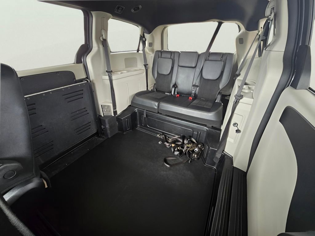 Used 2020 Dodge Grand Caravan SXT image 75