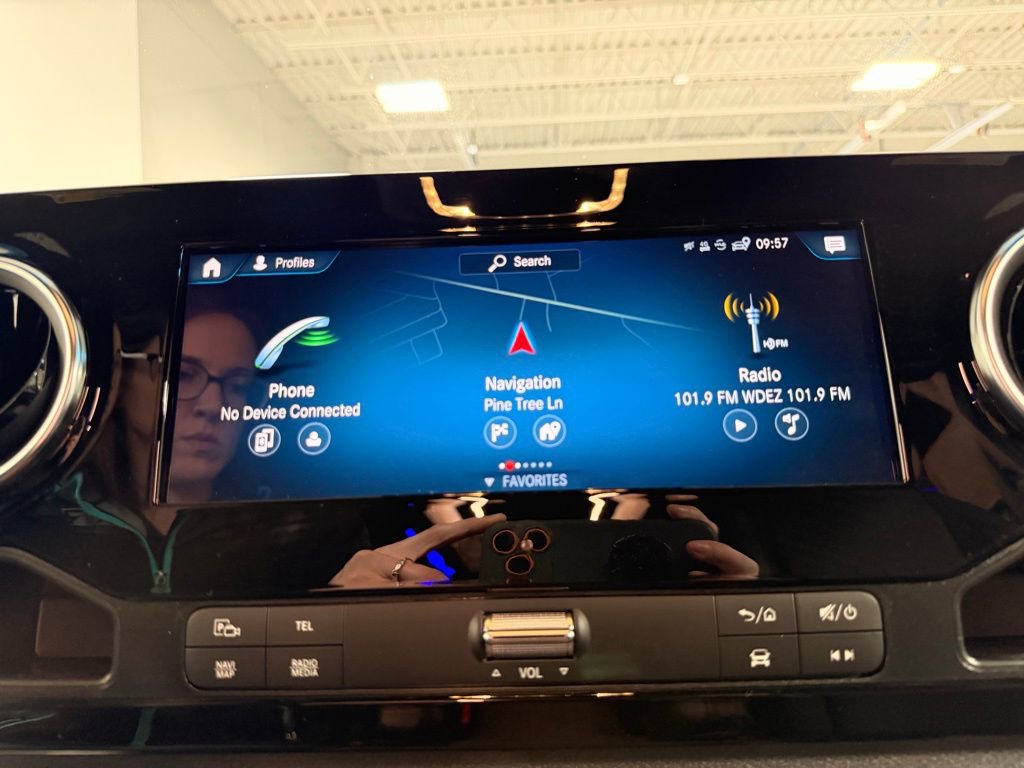 Used 2022 Mercedes-Benz Sprinter 2500 image 38