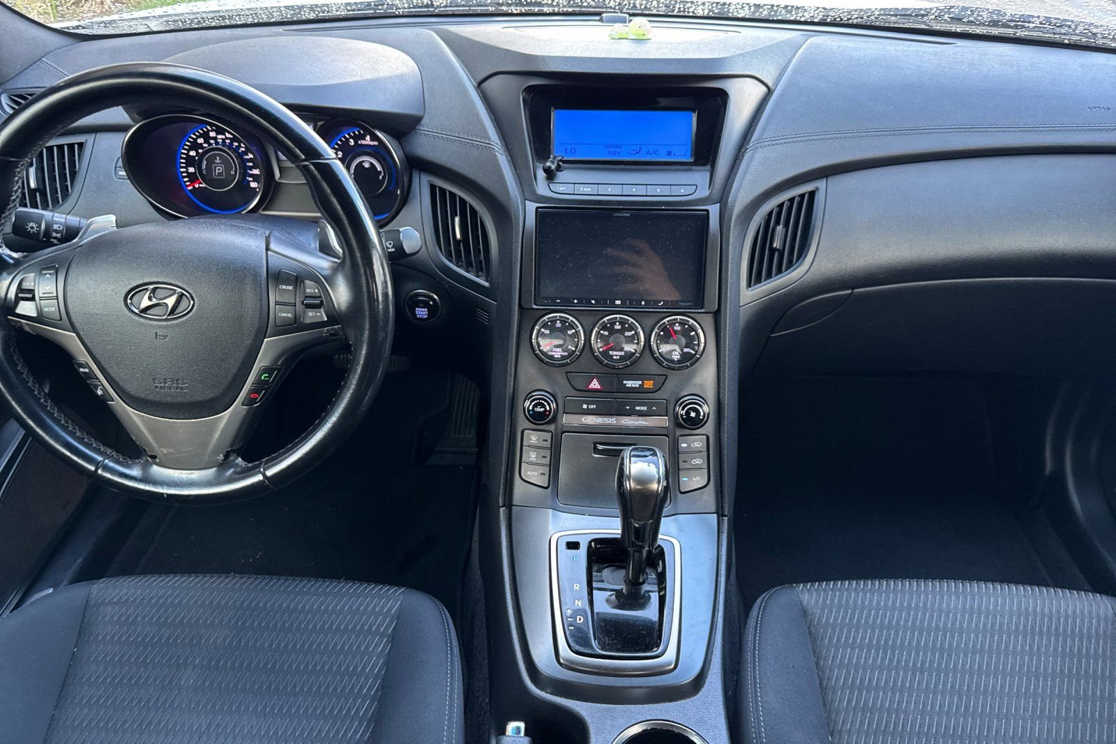 Used 2015 Hyundai Genesis 3.8 image 9