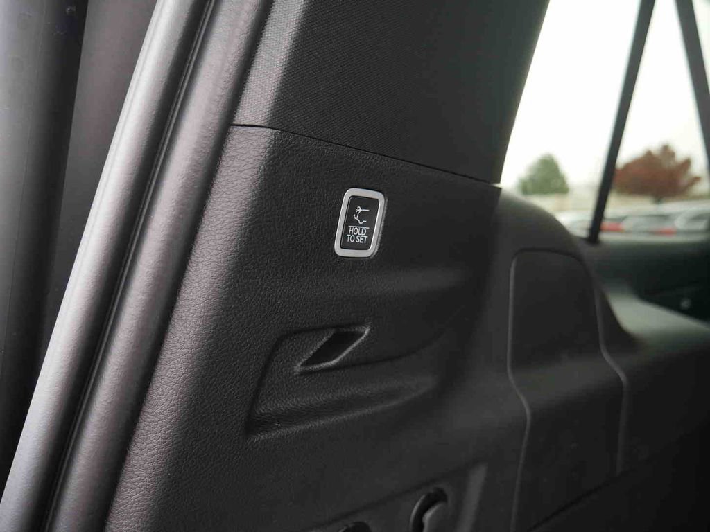 New 2025 Jeep Wagoneer L Series II w/ Convenience Group I image 9