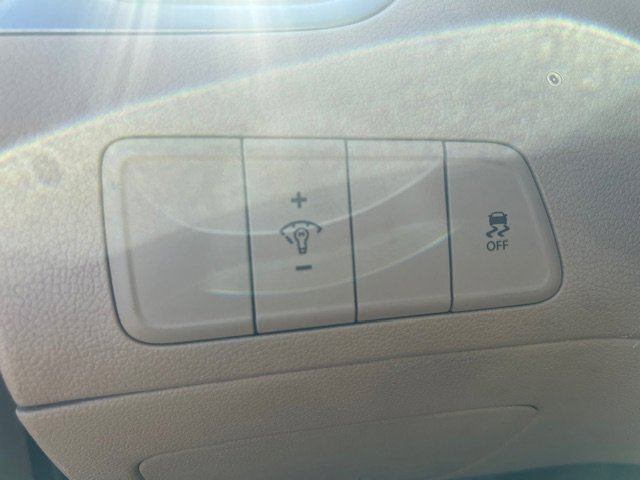 Used 2012 Hyundai Elantra GLS w/ Comfort Pkg 2 FWD image 23