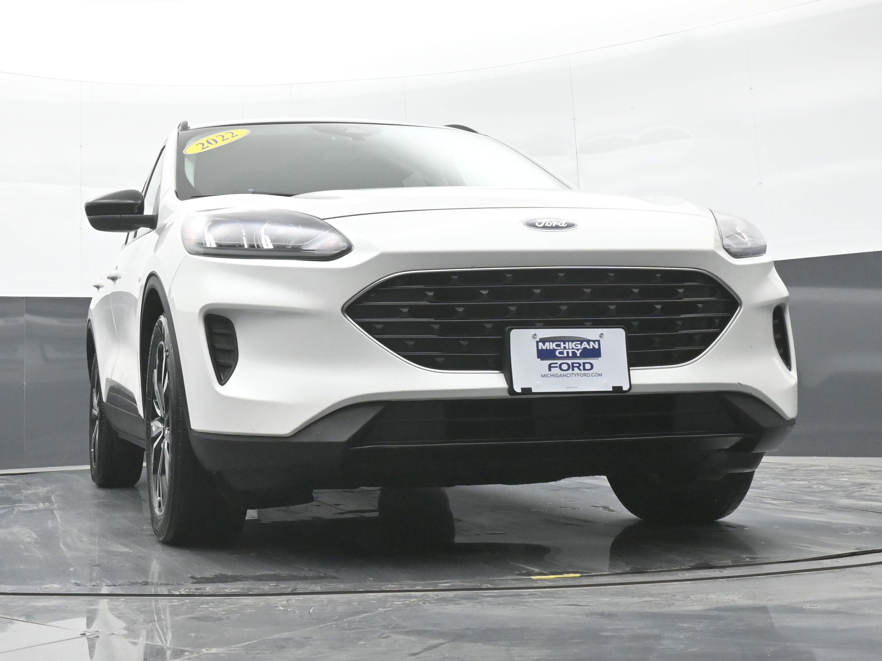 Used 2022 Ford Escape SE w/ SE Sport Appearance Package image 35
