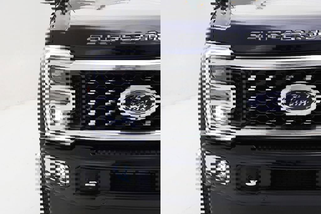 Used 2024 Ford F450 Platinum image 5