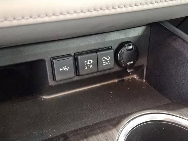 Used 2021 Toyota Highlander Platinum FWD image 34
