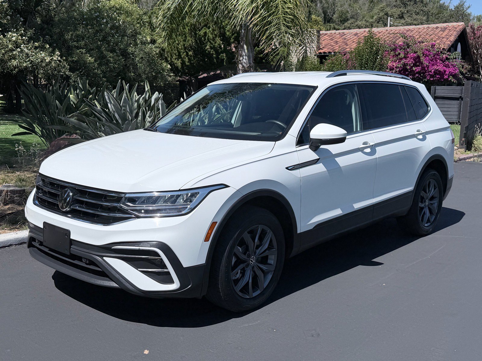 Used 2024 Volkswagen Tiguan SE