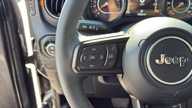 Used 2026 Jeep Gladiator Mojave w/ Safety Group AWD/4WD image 15