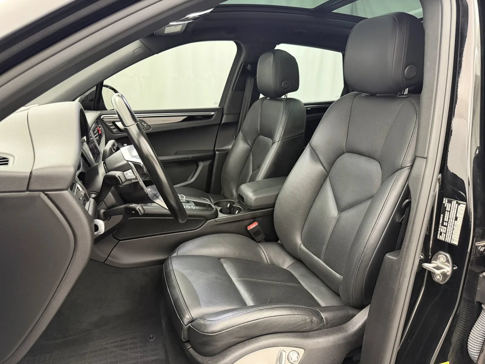 Used 2020 Porsche Macan S AWD/4WD image 11