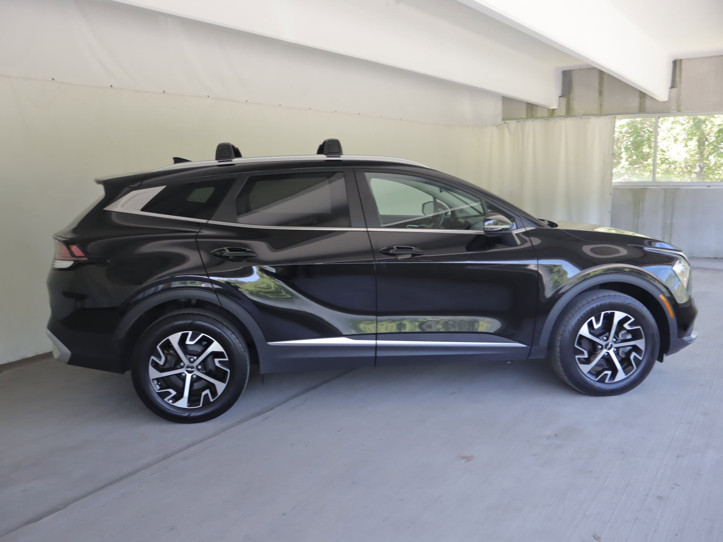 Used 2023 Kia Sportage EX AWD/4WD image 5