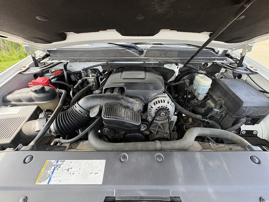 Used 2010 Chevrolet Tahoe LTZ RWD image 13