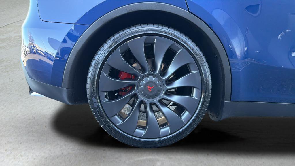 Used 2024 Tesla Model Y Performance image 13