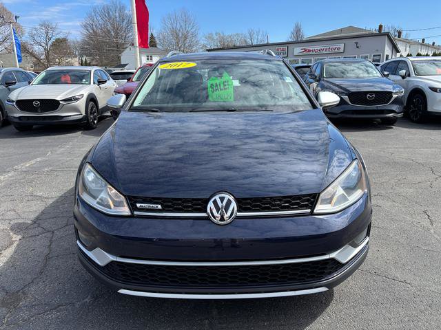 Used 2017 Volkswagen Golf Alltrack SE image 2