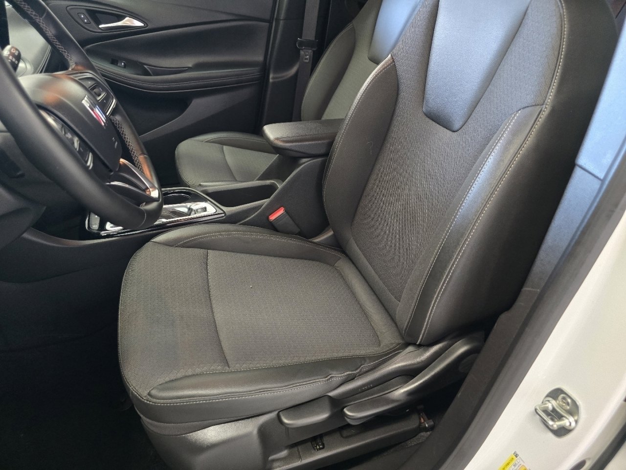 Used 2025 Buick Encore GX Preferred FWD image 20