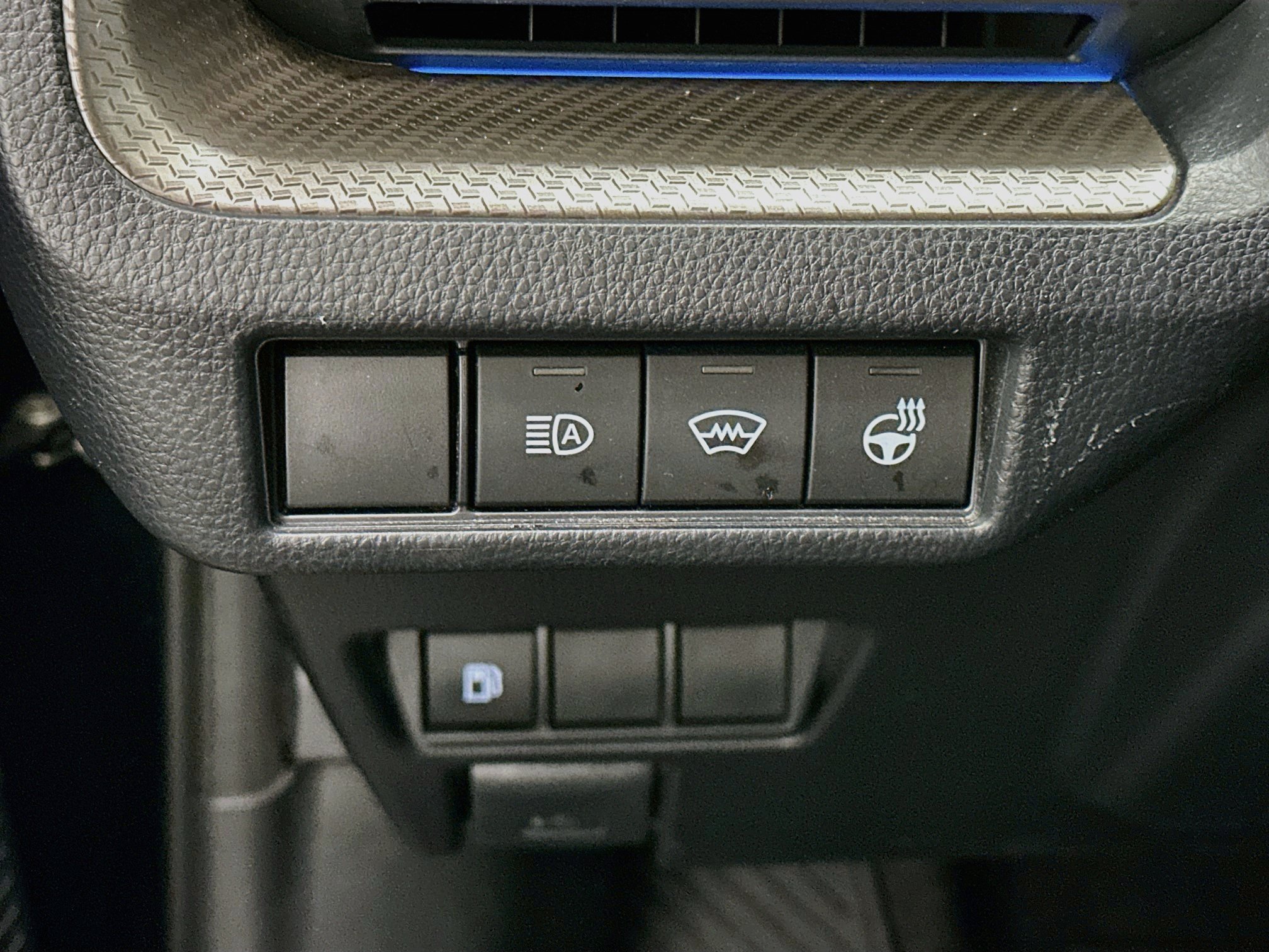 Used 2024 Toyota Prius XLE FWD image 17