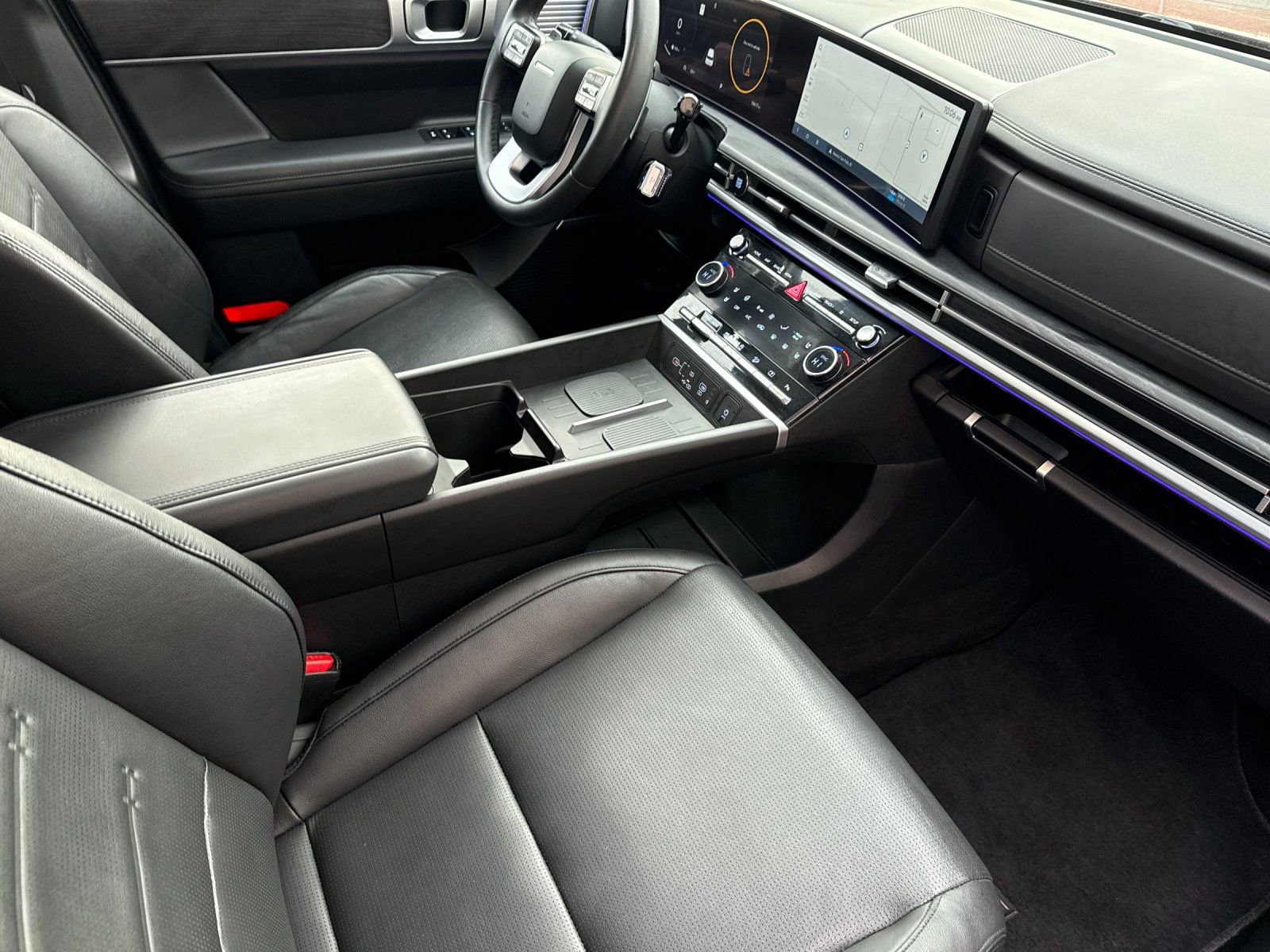 Certified 2024 Hyundai Santa Fe Limited image 17