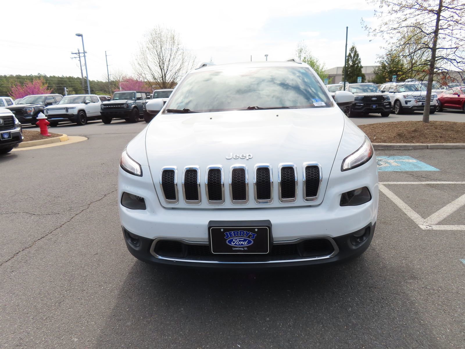 Used 2015 Jeep Cherokee Limited w/ Luxury Group image 2