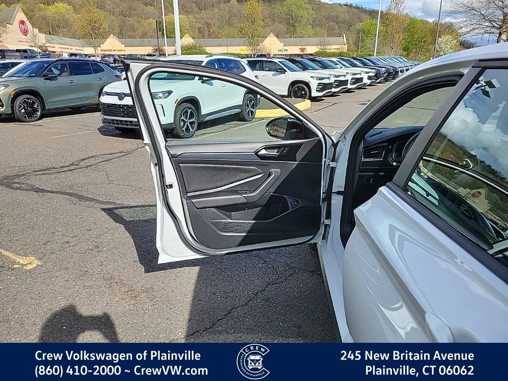 Certified 2021 Volkswagen Jetta GLI Autobahn w/ GLI Autobahn Black Package image 37