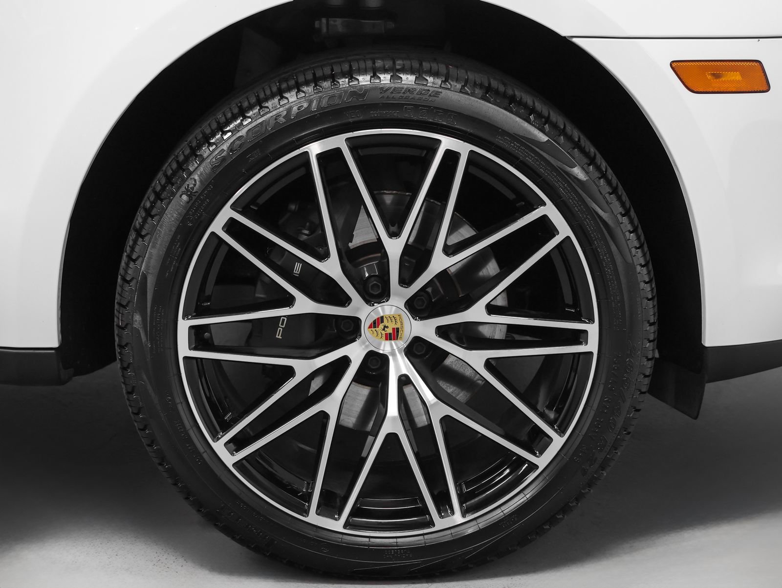 Certified 2026 Porsche Macan image 16