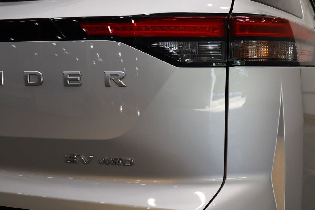 Used 2024 Nissan Pathfinder SV image 46