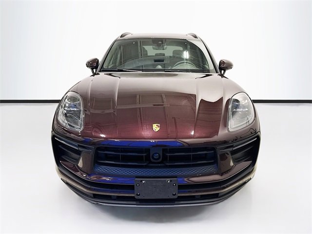 Used 2025 Porsche Macan image 2