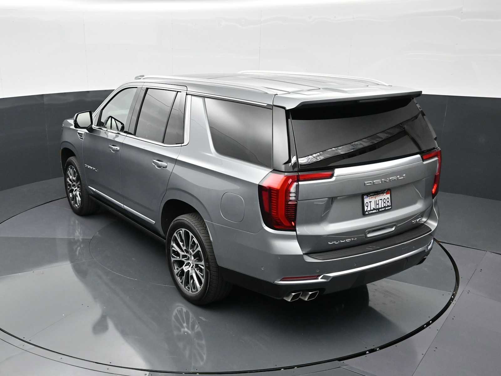 Used 2025 GMC Yukon Denali w/ Denali Reserve Package AWD/4WD image 23