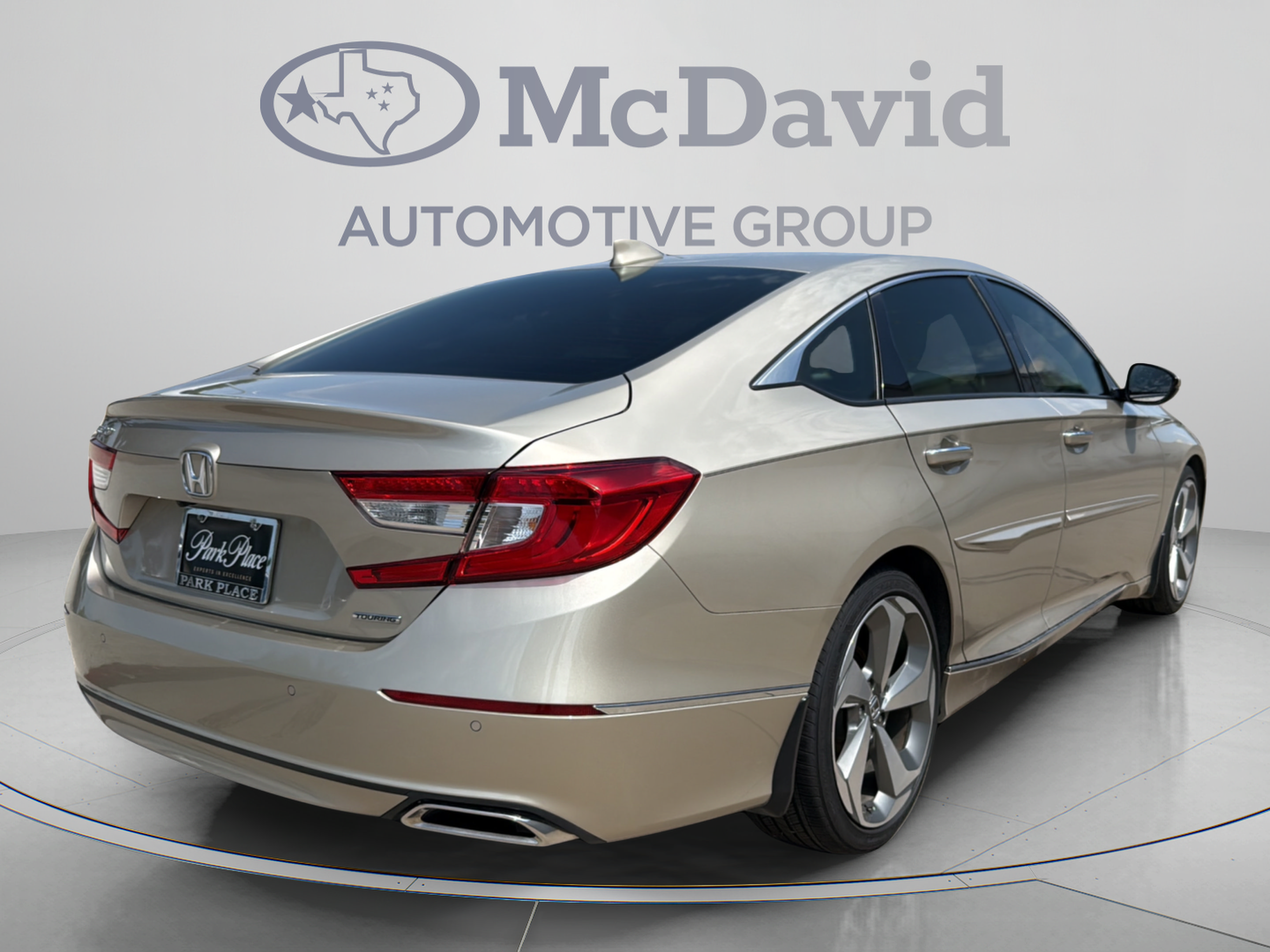 Used 2018 Honda Accord Touring image 6