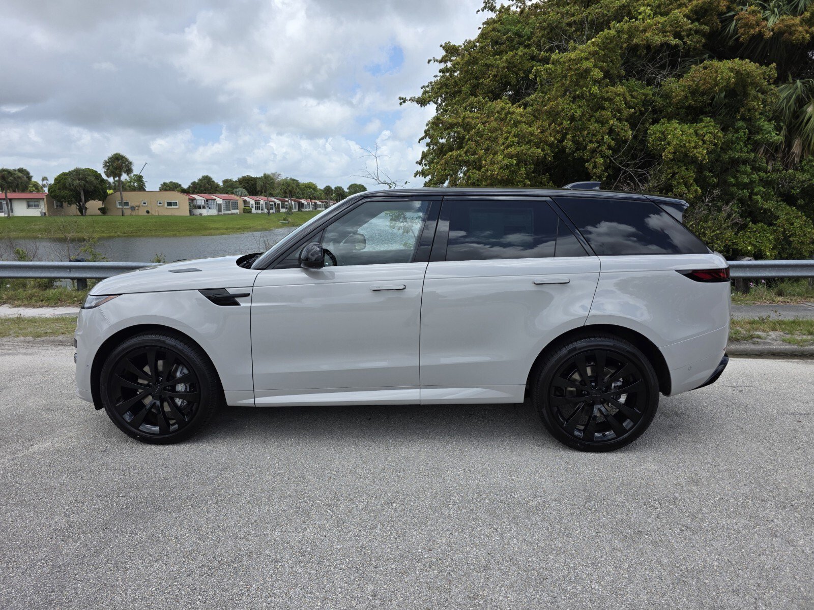 Used 2026 Land Rover Range Rover Sport Dynamic SE AWD/4WD image 7