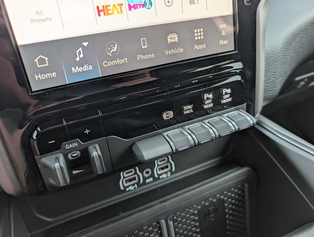 New 2026 RAM 2500 Laramie w/ Night Edition AWD/4WD image 33