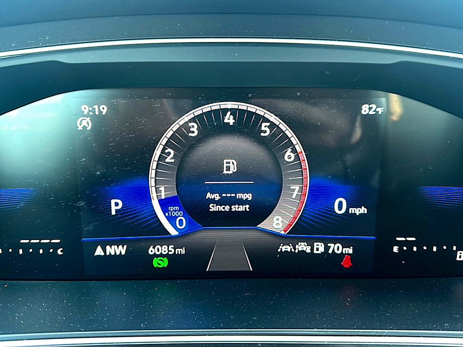 Used 2024 Volkswagen Tiguan SE w/ Panoramic Sunroof Package image 25