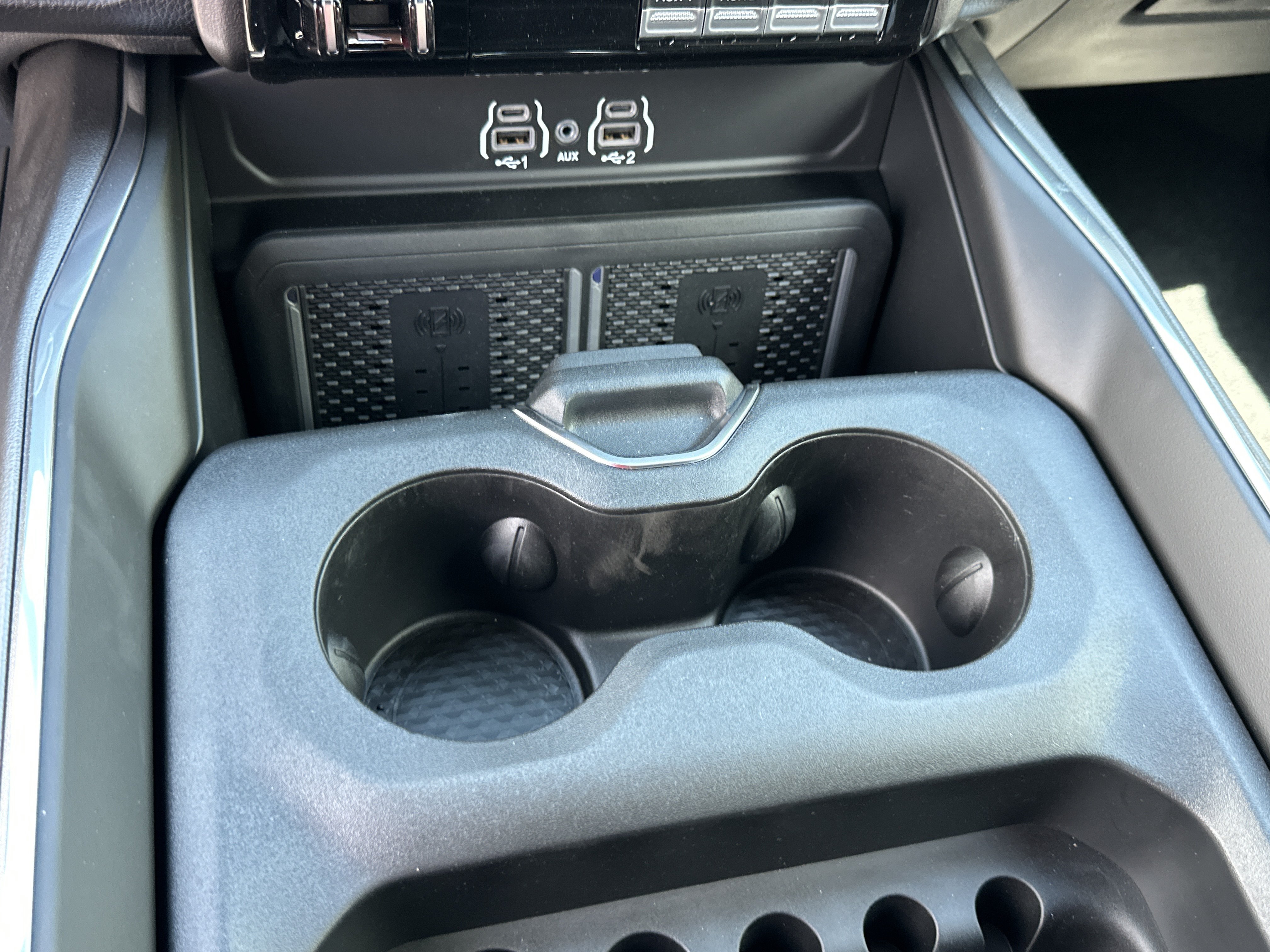 New 2026 RAM 2500 Laramie AWD/4WD image 7
