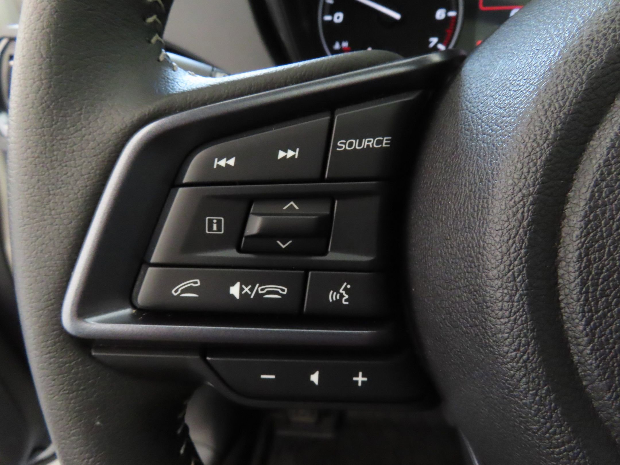 Used 2025 Subaru Forester Limited image 15