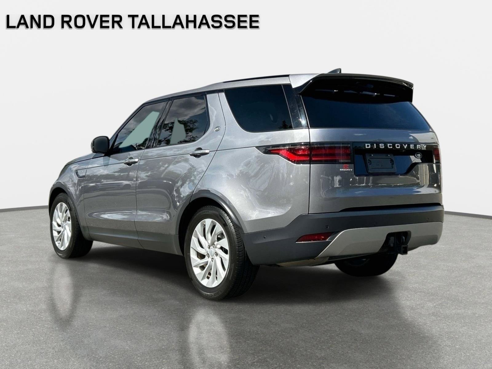 Used 2023 Land Rover Discovery S image 7