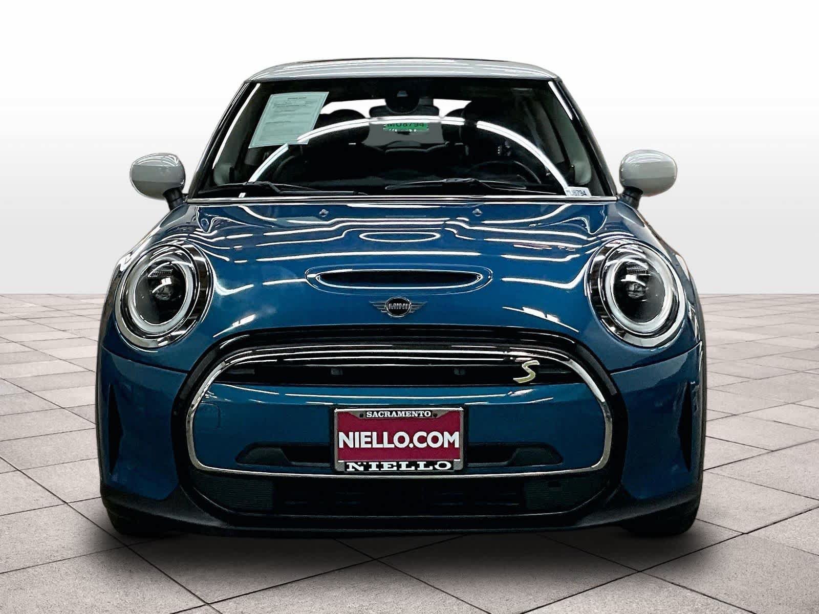 Used 2024 MINI Cooper SE FWD image 3