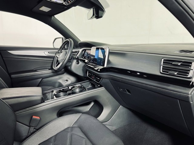 Used 2024 Volkswagen Atlas Cross Sport SE image 19