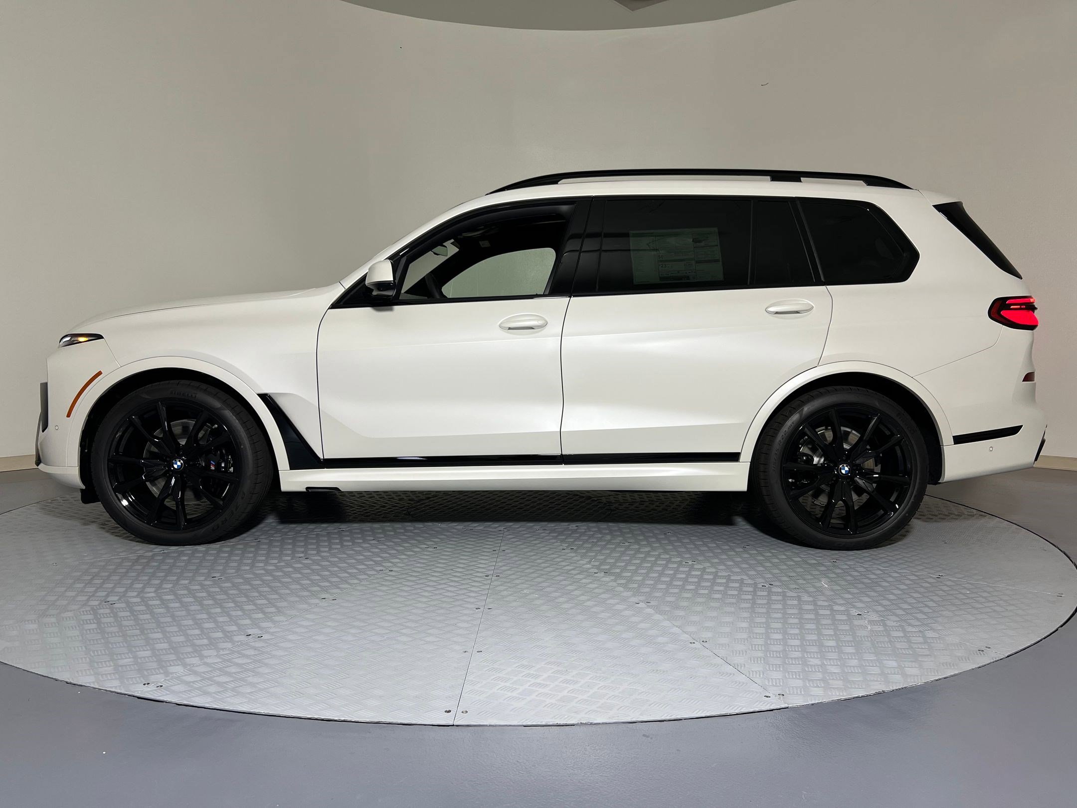 New 2026 BMW X7 xDrive40i image 2