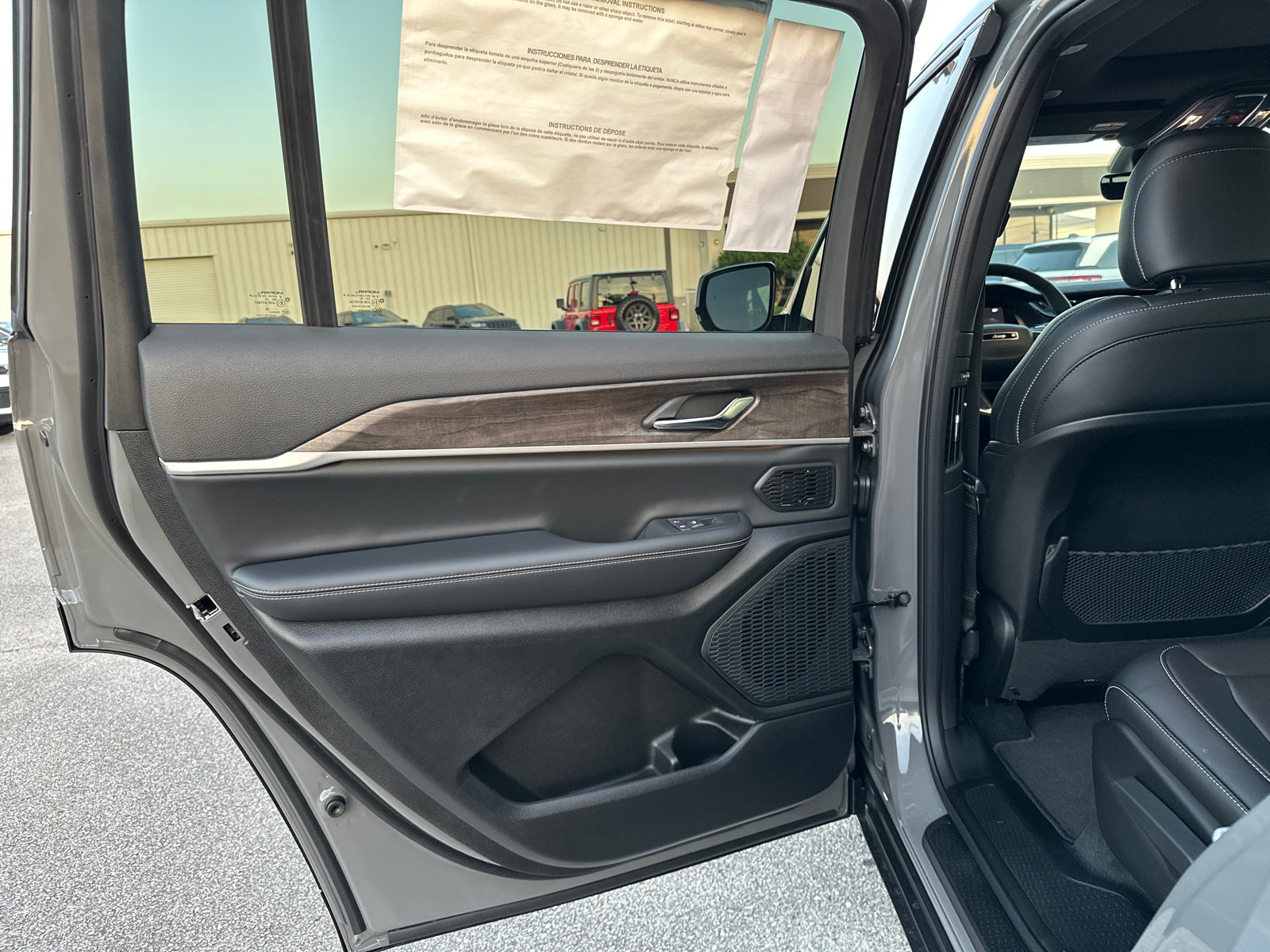 New 2027 Jeep Grand Cherokee L Limited w/ Limited Altitude Package RWD image 13