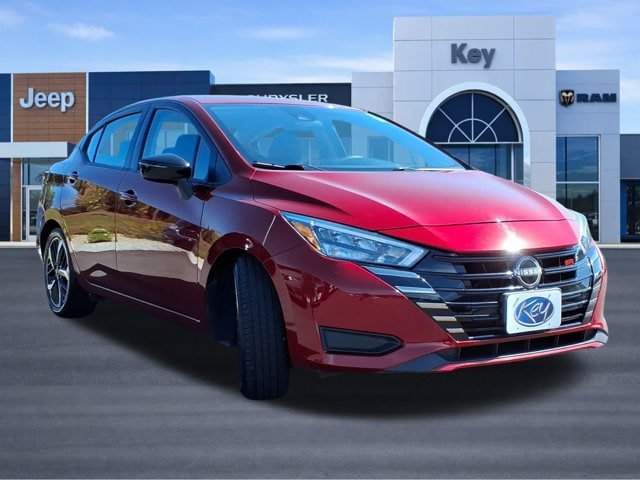 Used 2024 Nissan Versa SR FWD image 6