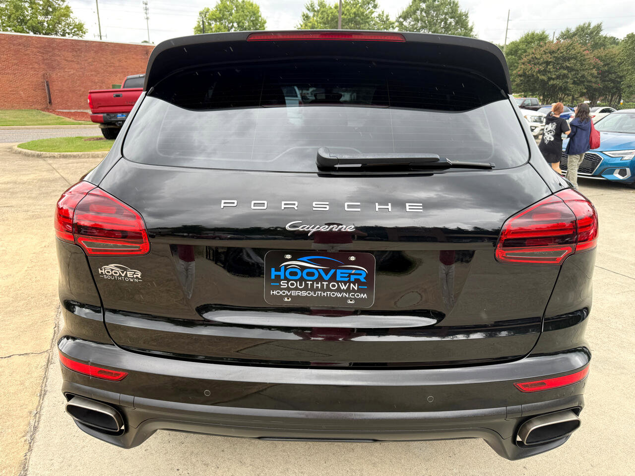 Used 2017 Porsche Cayenne Platinum Edition image 4