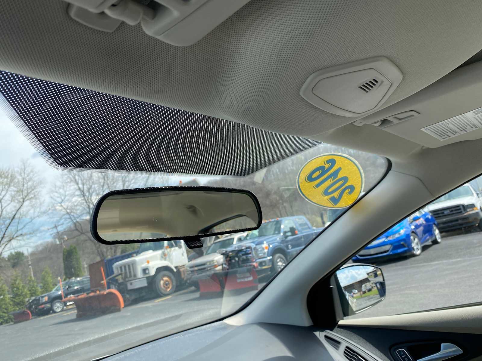 Used 2016 Ford Focus SE w/ SE Cold Weather Package image 23