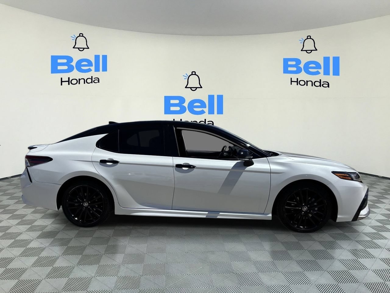Used 2023 Toyota Camry XSE w/ Navigation Package FWD image 5