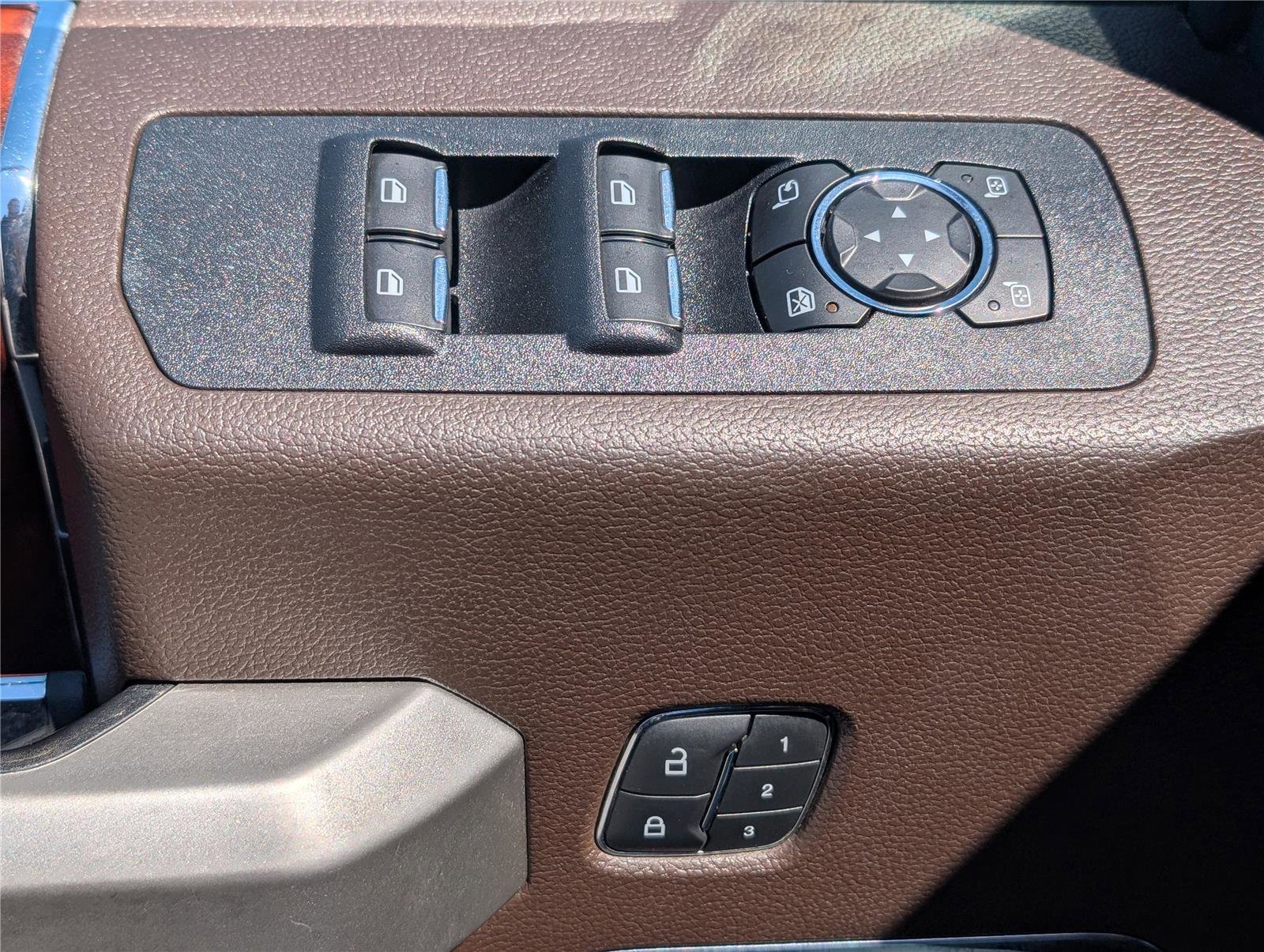 Used 2019 Ford F150 King Ranch w/ Equipment Group 601A Luxury AWD/4WD image 21