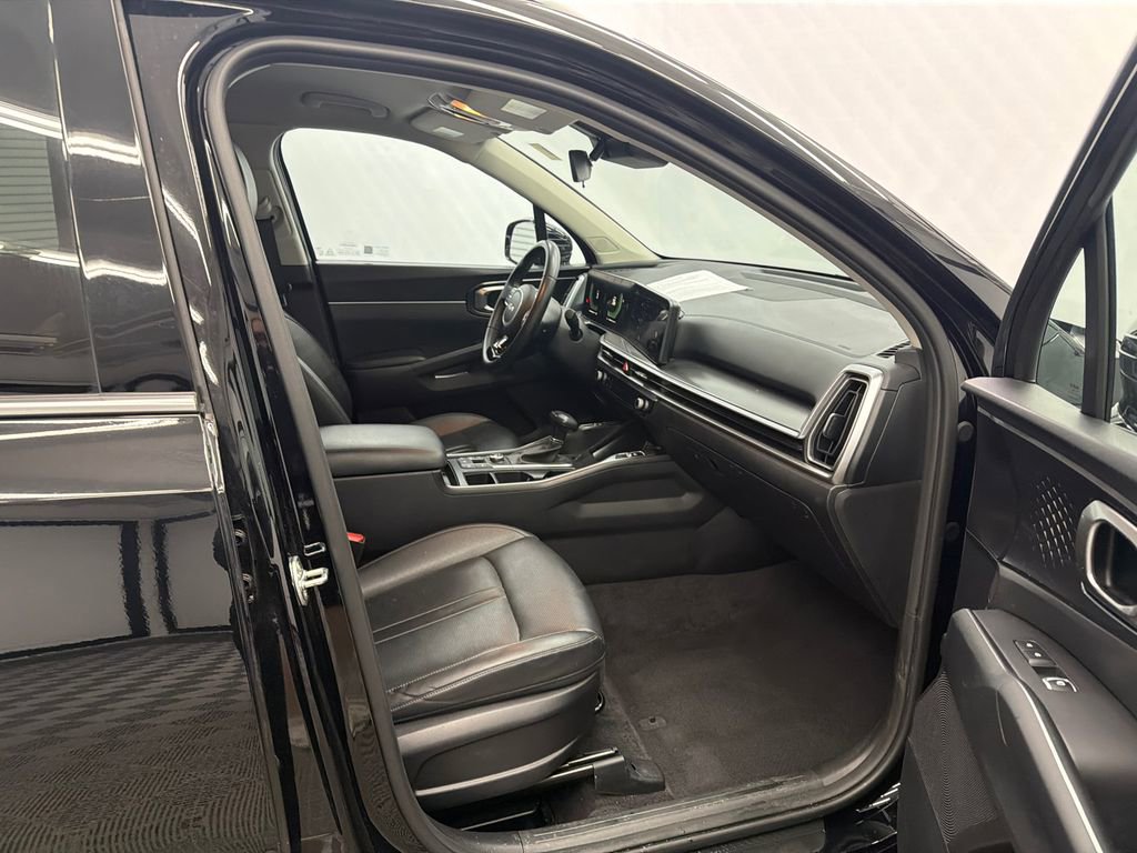 Used 2024 Kia Sorento S FWD image 14