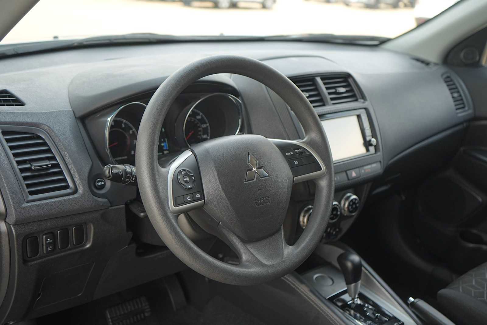 Used 2022 Mitsubishi Outlander Sport ES FWD image 2