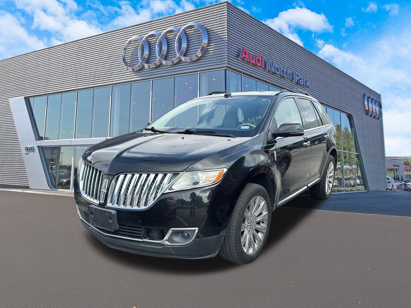 Used 2013 Lincoln MKX FWD image 1