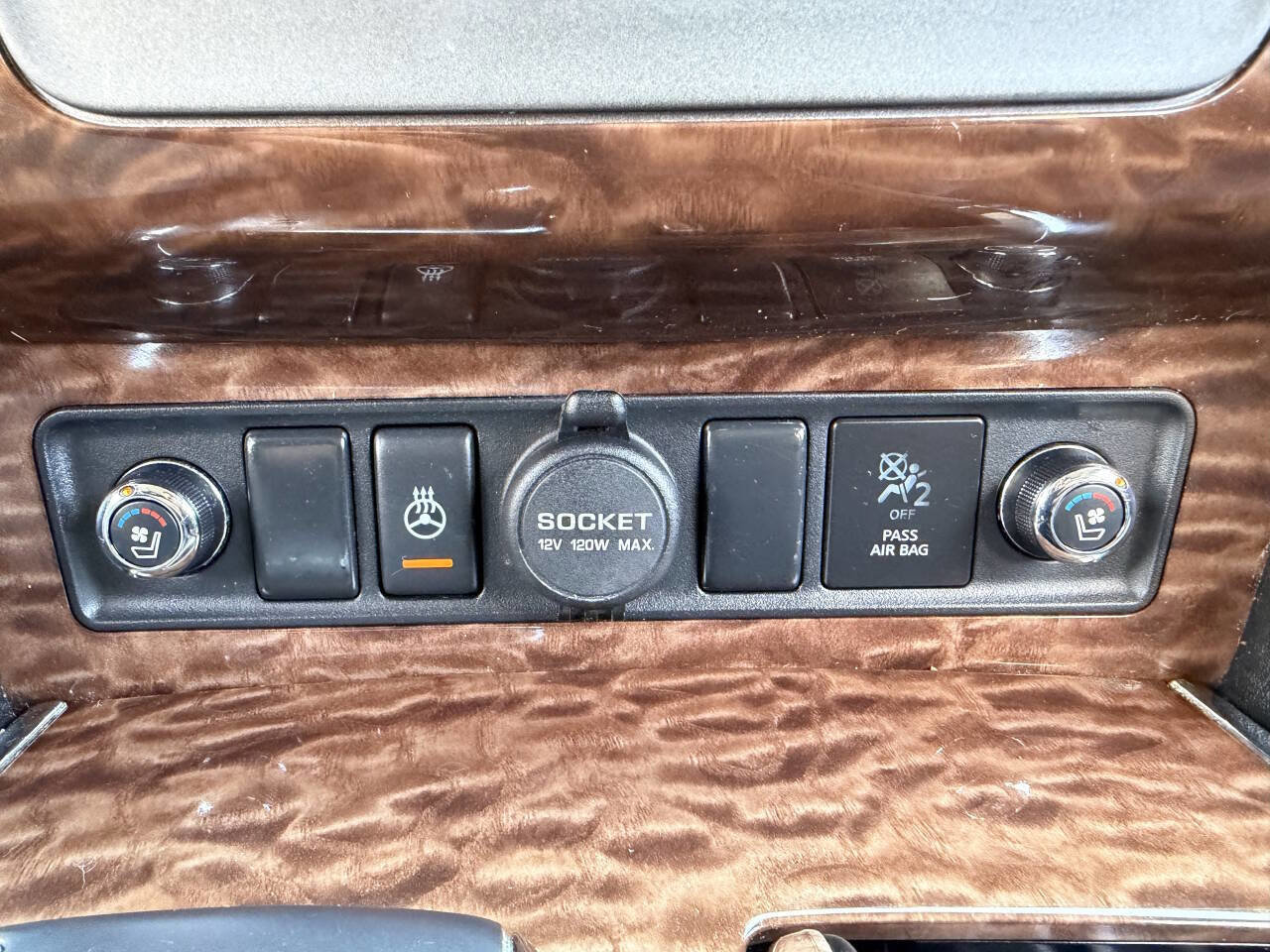 Used 2017 Nissan Armada Platinum w/ Captain Seat Package AWD/4WD image 29