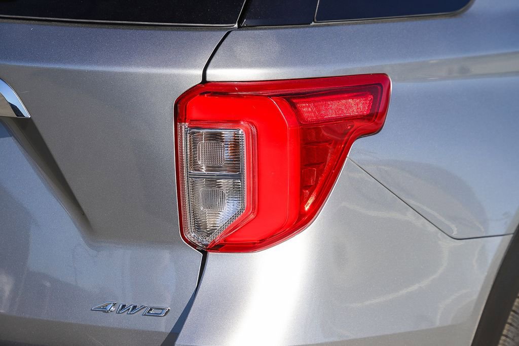 Used 2024 Ford Explorer XLT w/ Equipment Group 202A AWD/4WD image 14