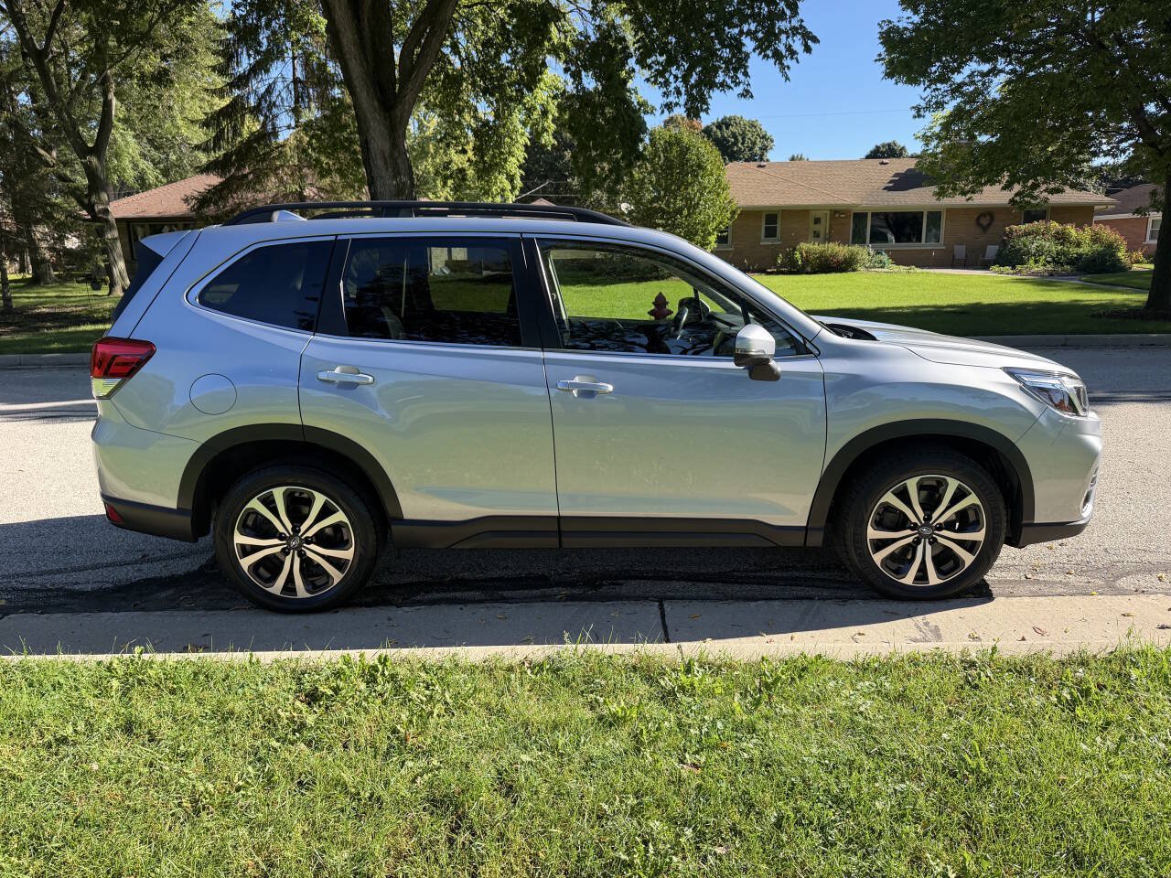Used 2019 Subaru Forester Limited w/ Popular Package #3 AWD/4WD image 6